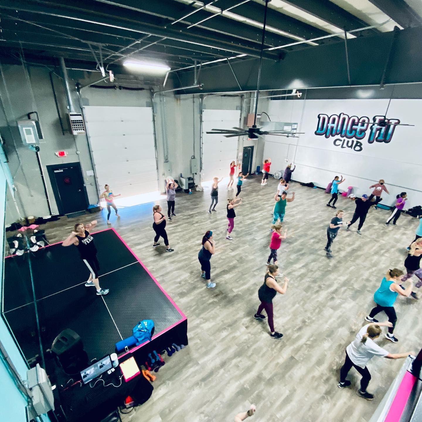 Dance Fit/Lift Fit w/Jalisa 1/8/22 Shuffle (4) Bruno Mars 