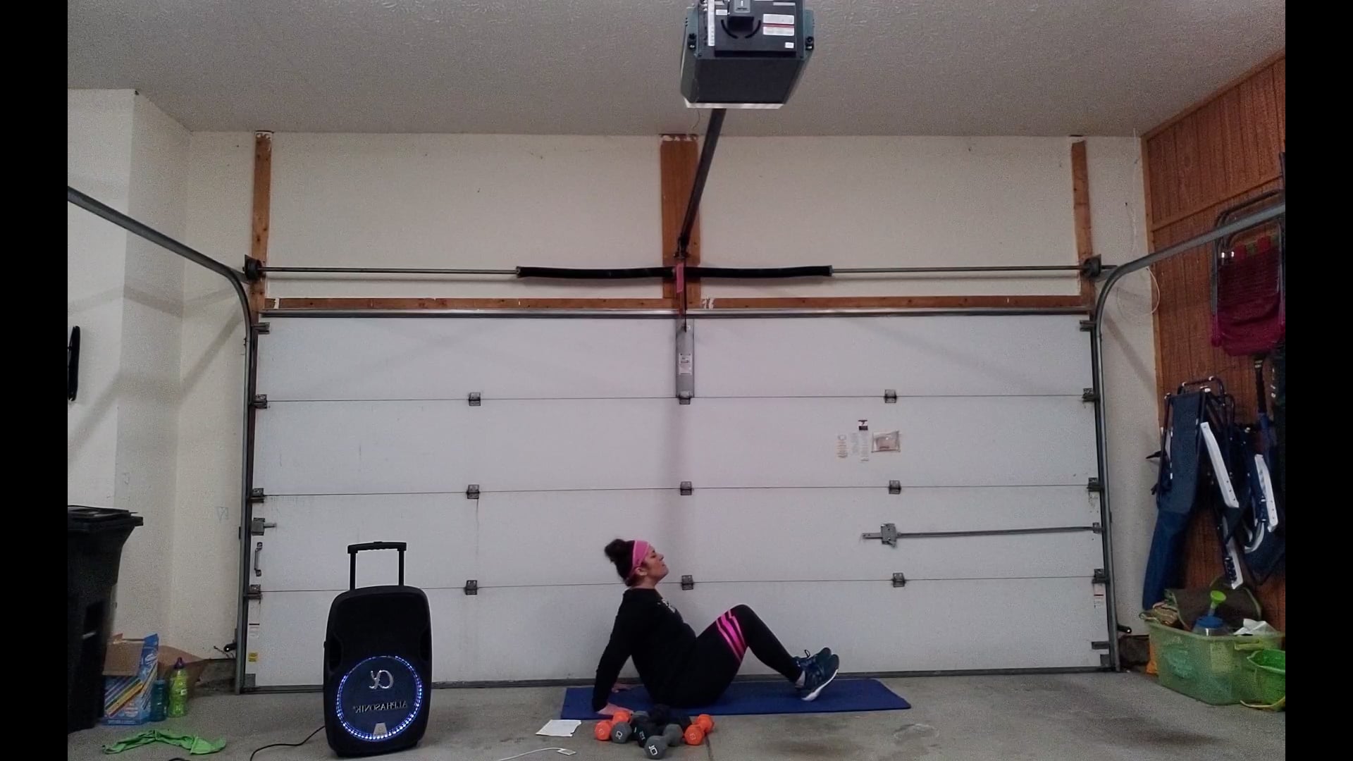 "Alone" by Marshmellow (CHEST PRESS/ABS/HAMMER CURLS/TRICEP DIPS)