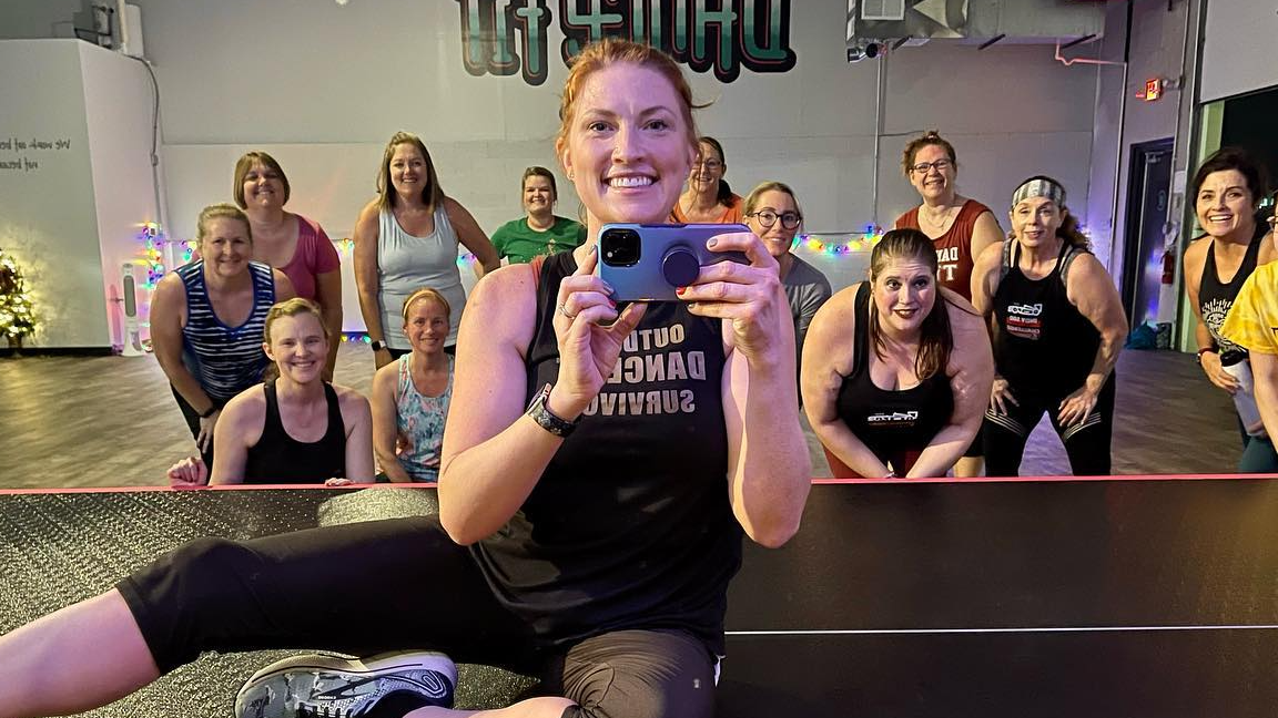 Dance Fit with Lisa 6:30 pm 12/15/21 Happy Bday Erin!!
