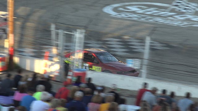 Slinger Speedway super beez heat race...