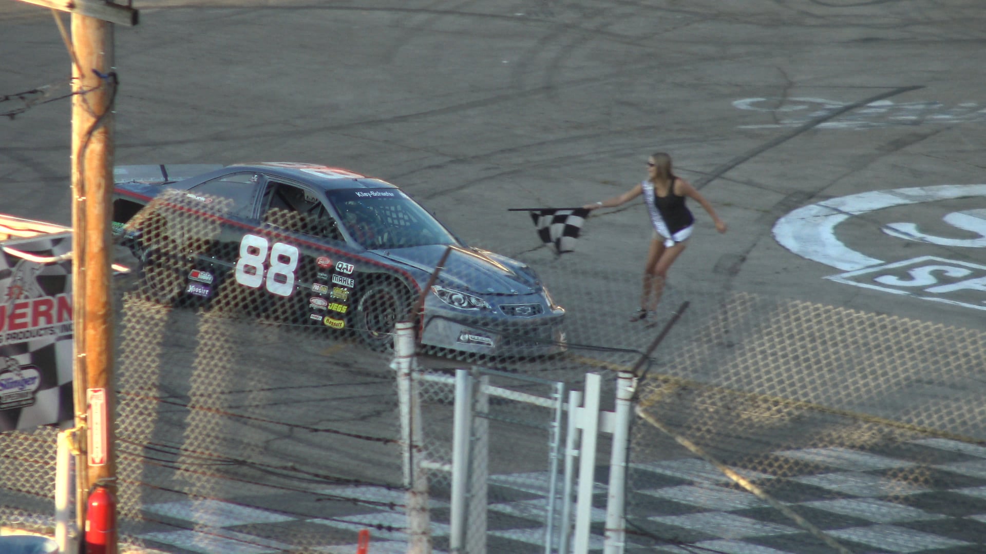 Slinger Speedway super beez heat race 1 August 16 2020