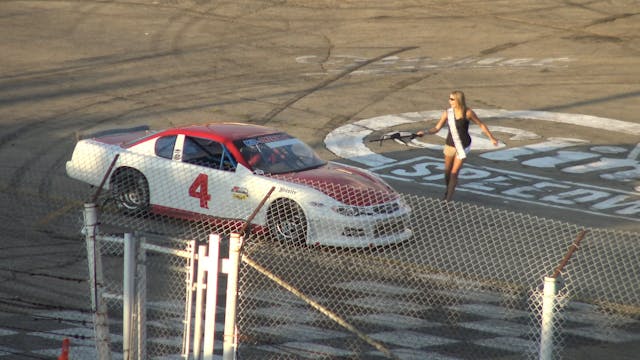 Slinger Speedway sportsman heat race ...