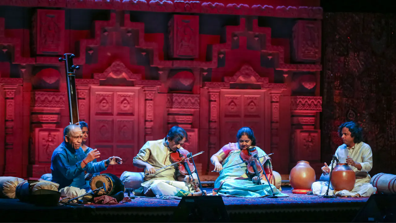 Shylu Ravindran Lalgudi GJR Krishnan and Vijayalakshmi | Carnatic Violin | Thillana ...