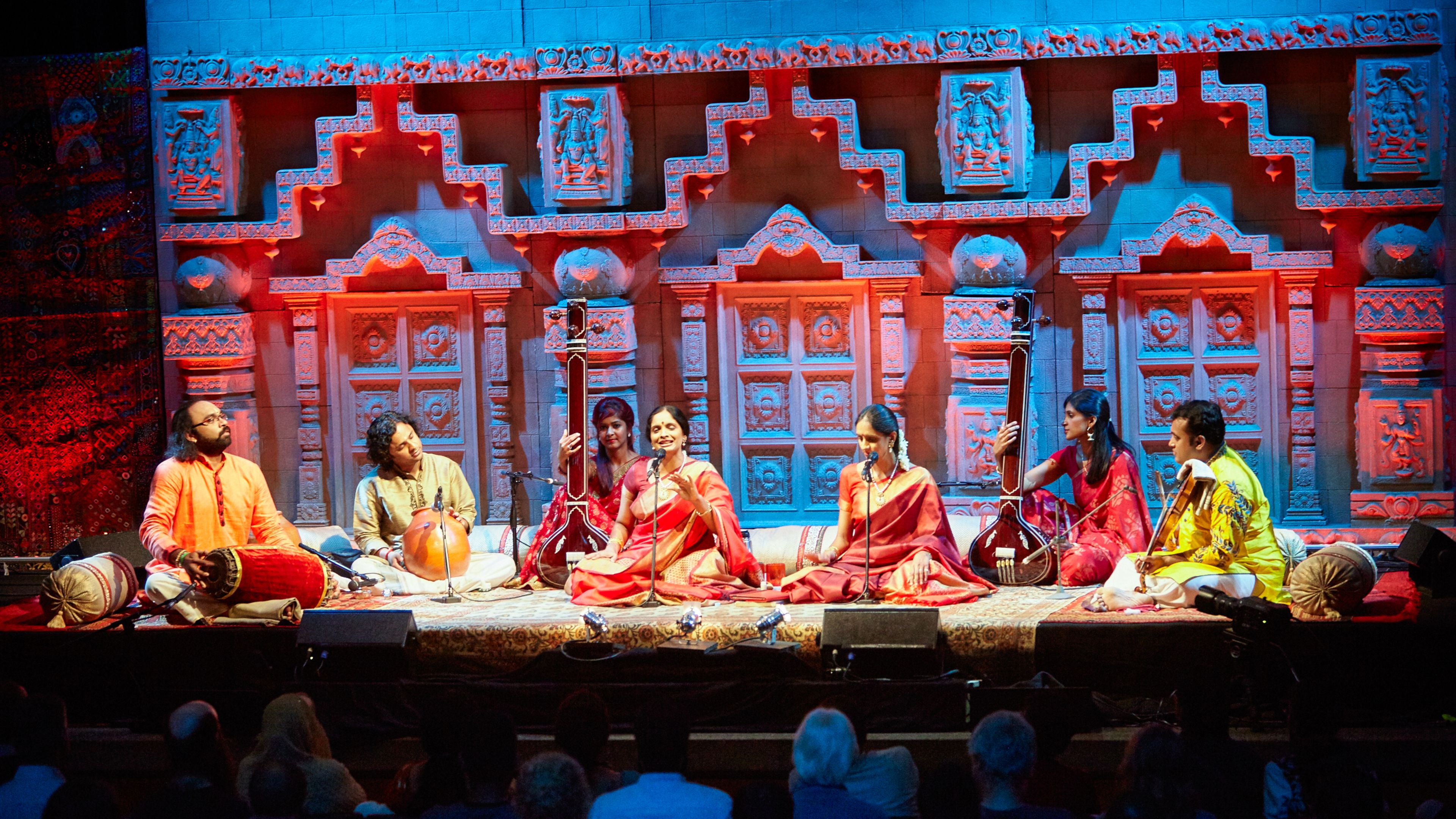 Ranjani & Gayatri | Raga Shubhapantuvarali 