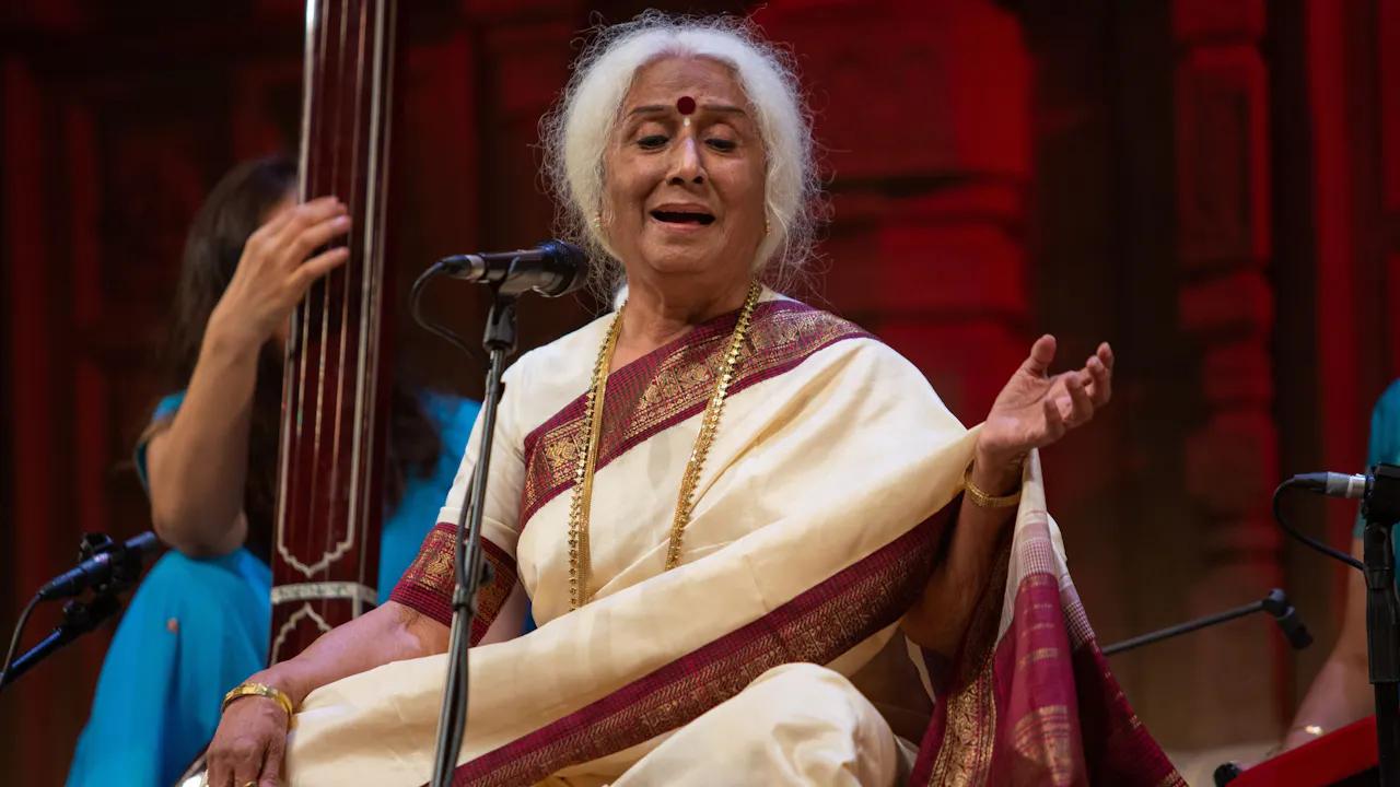 Muslich Praba Dr Prabha Atre | Raag Bhairavi - Women in Indian Classical Music ...
