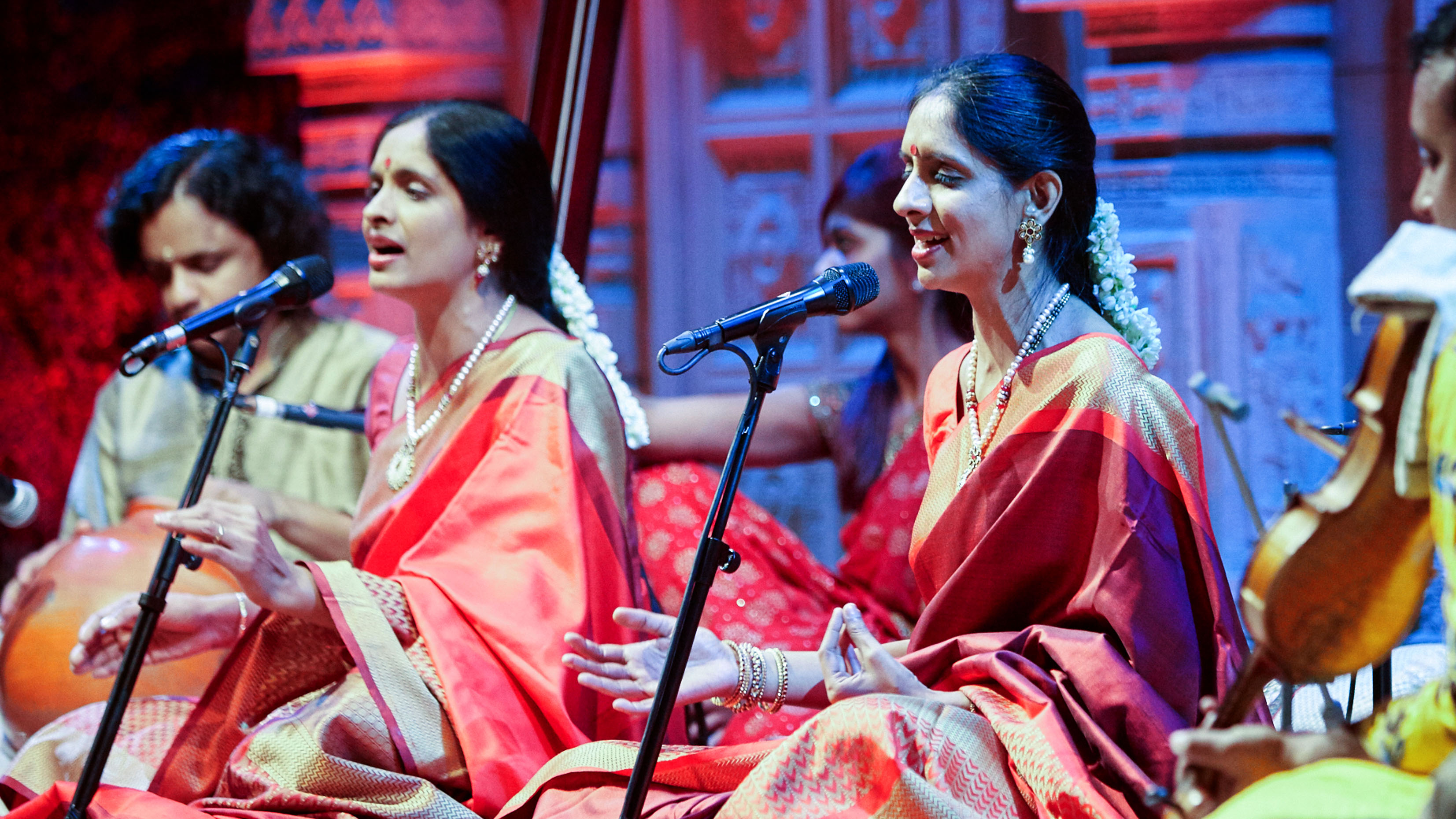 Ranjani and Gayatri | Raga Kharaharapriya