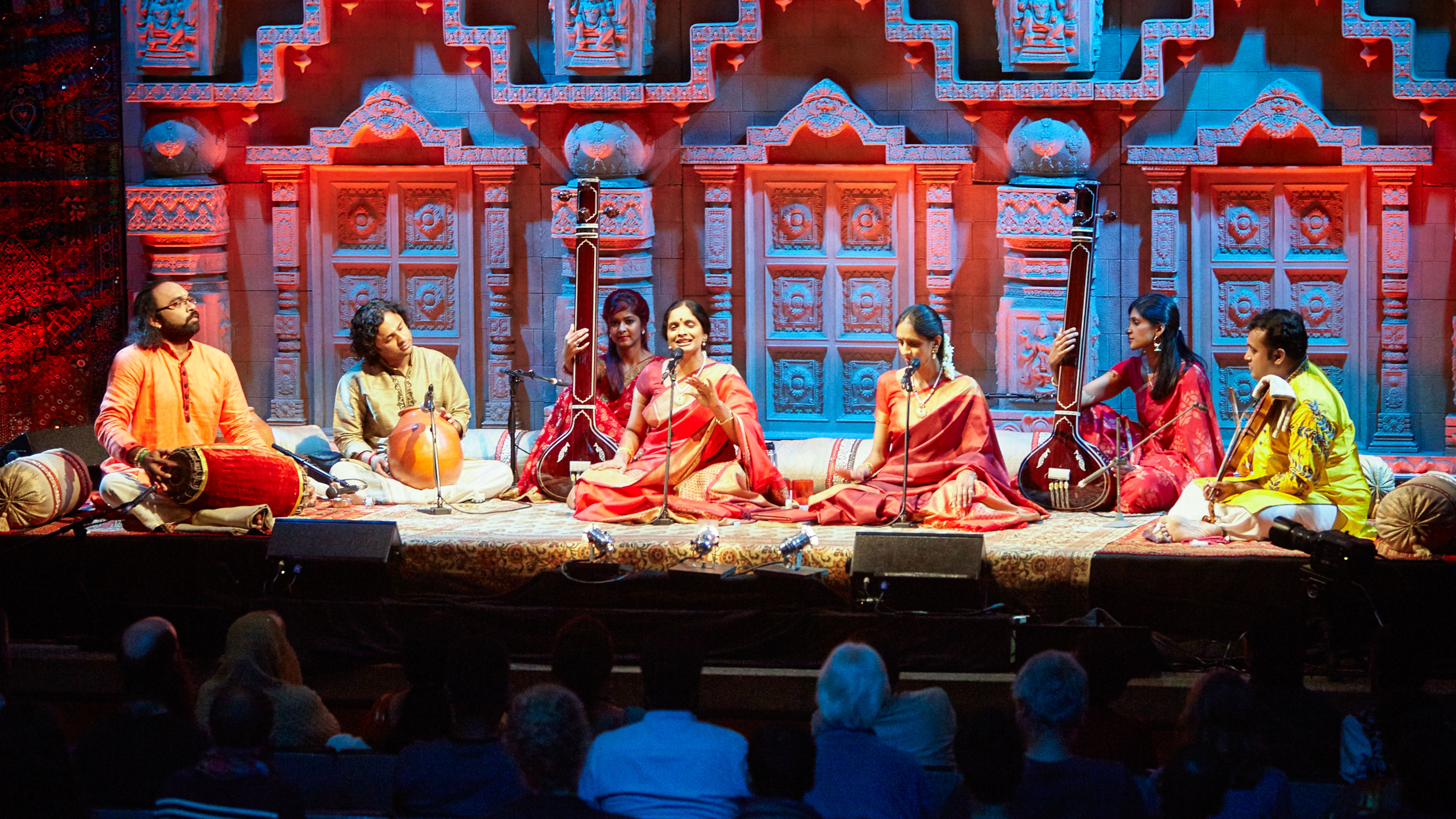 Ranjani and Gayatri | Raga Chandrakauns