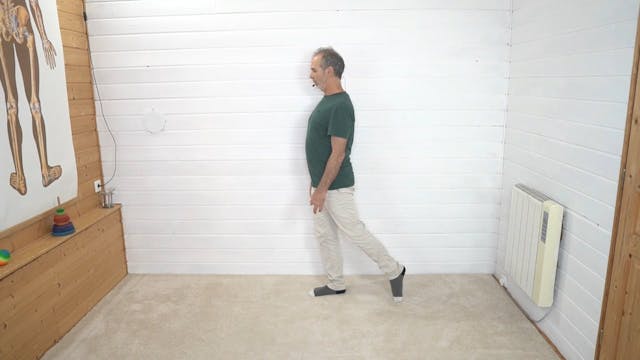 La tête dans la marche