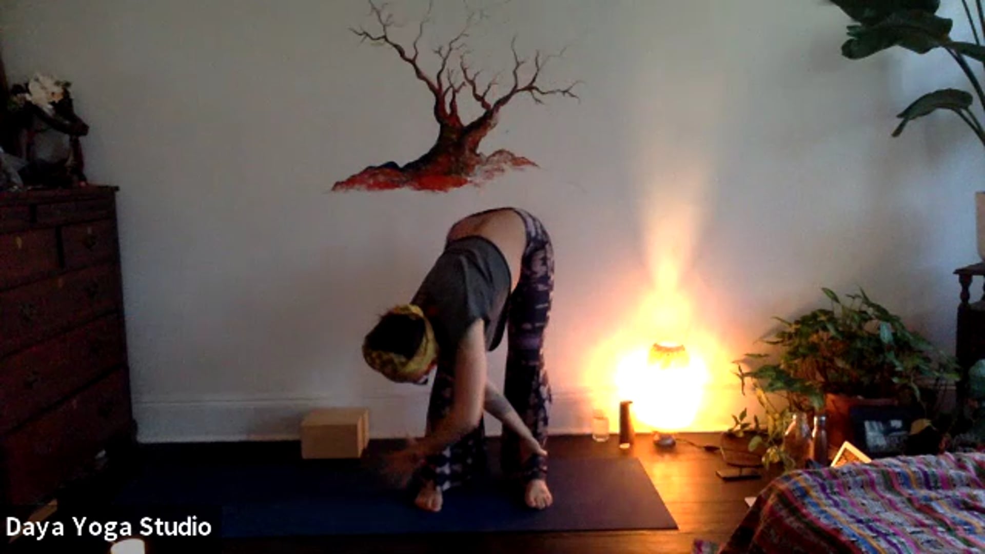 Candlelit Lunar Flow with Ania Lesniak - 04.06.2020