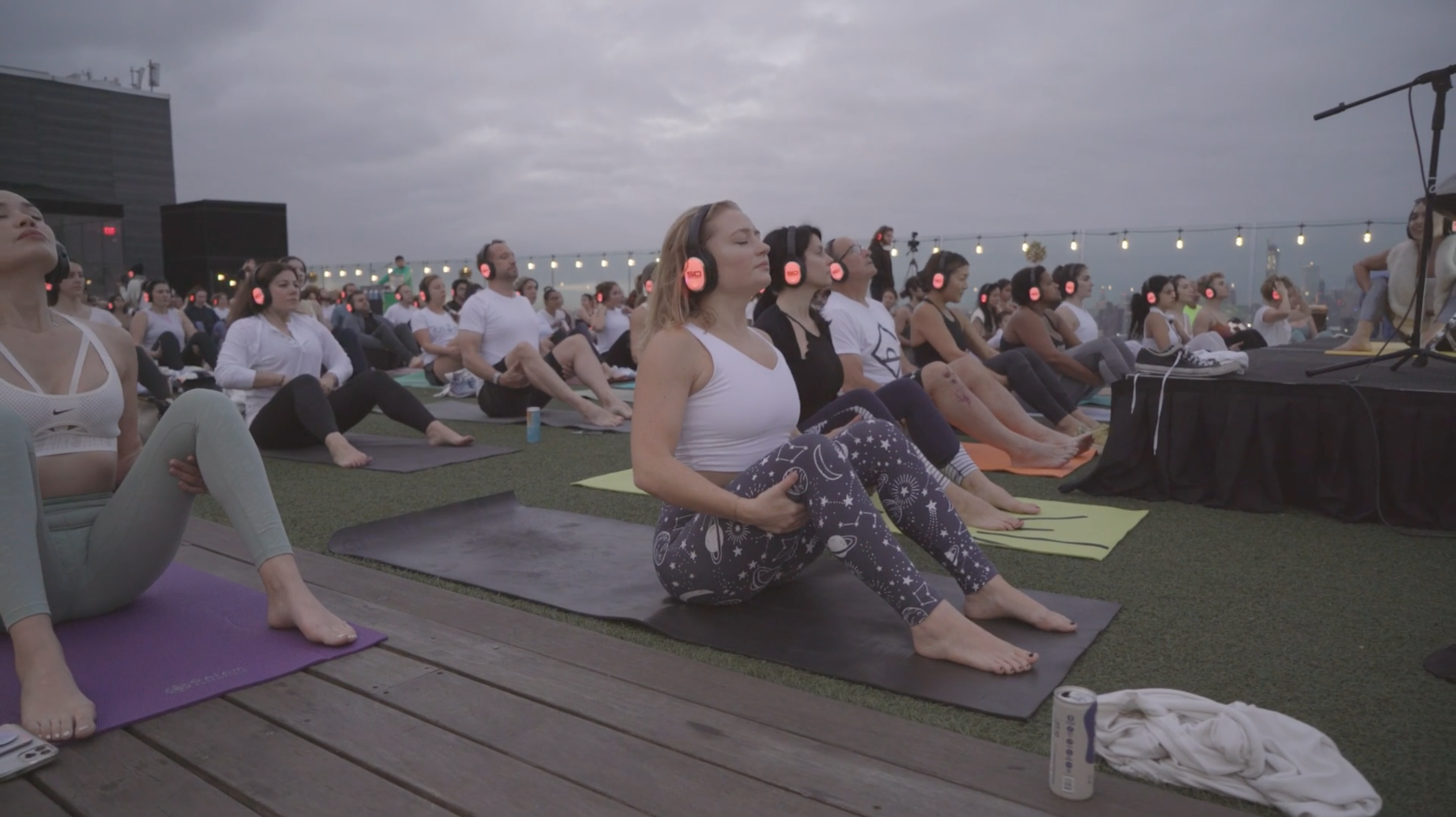 43 Min Yoga with Alyssa | Connection | Serotonin