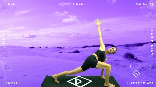 22 Min Yoga with Sarrah | Presence | ...
