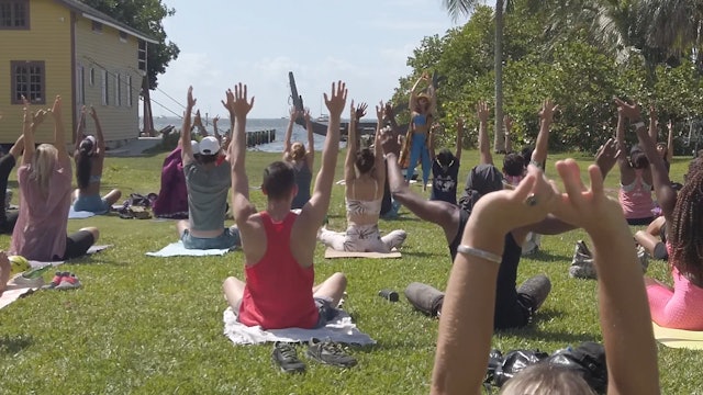 50 Min Yoga in Miami with Tiff Topia | Play | Endorphins