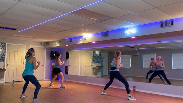 Britney vs. Beyonce: THEMED Happy HAL...