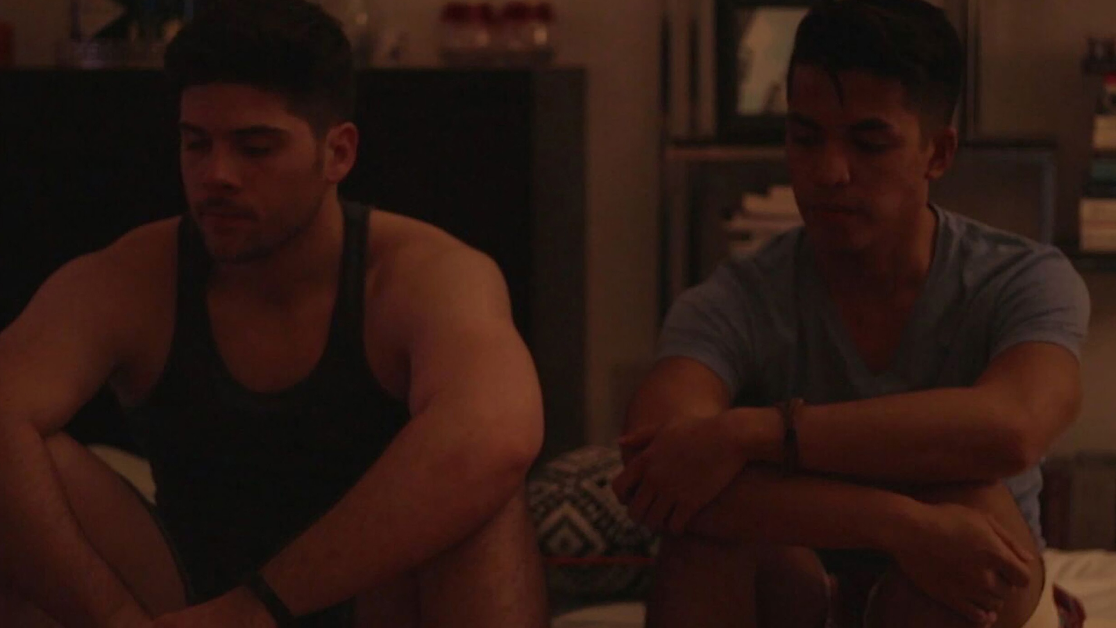 Paper Boys - S1: E6 - "Perspective"