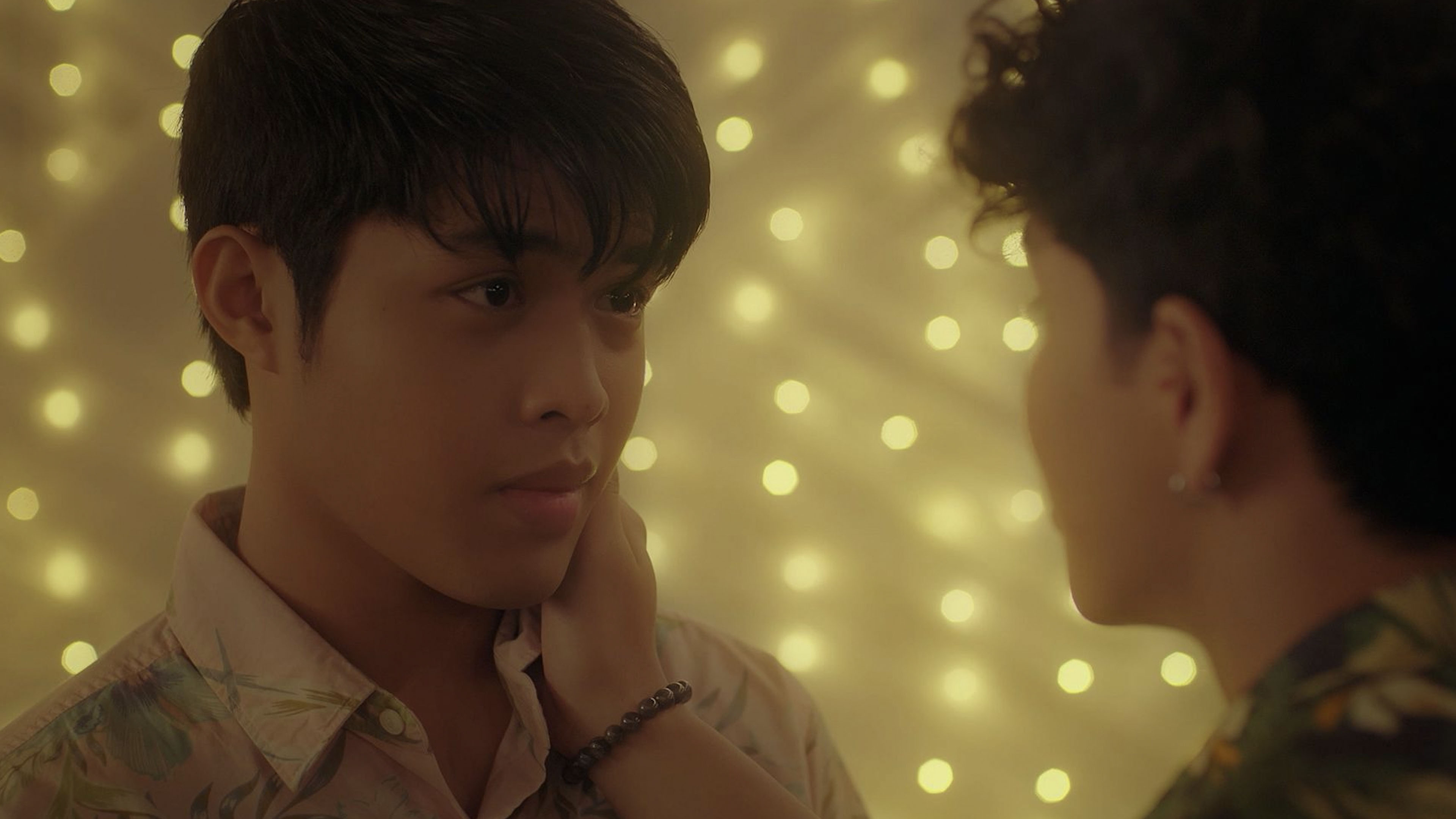 Gameboys - S2: E1 - "Hi, Lovebirds"