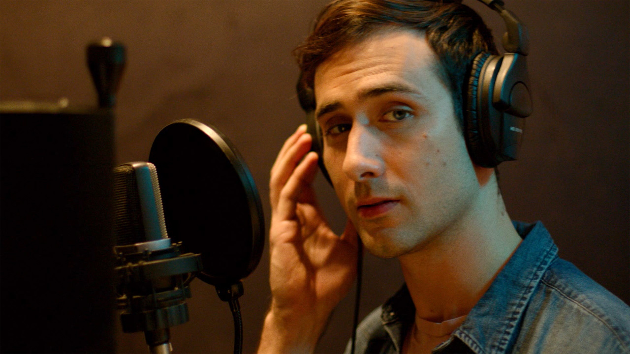 Here Comes Your Man - S2: E4 - 'A New Career In A New Town'