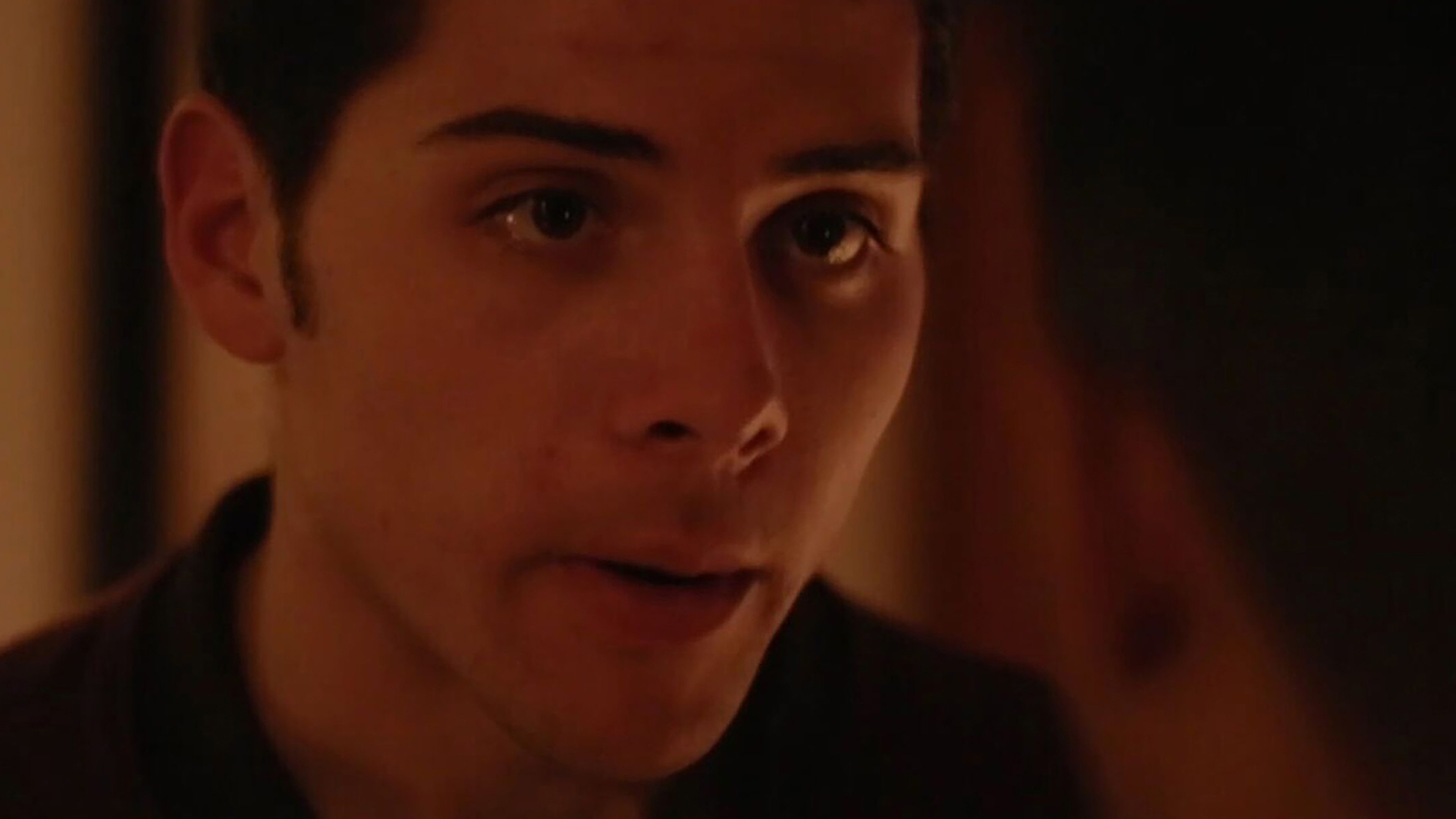 Paper Boys - S1: E4 - "Party Lines"