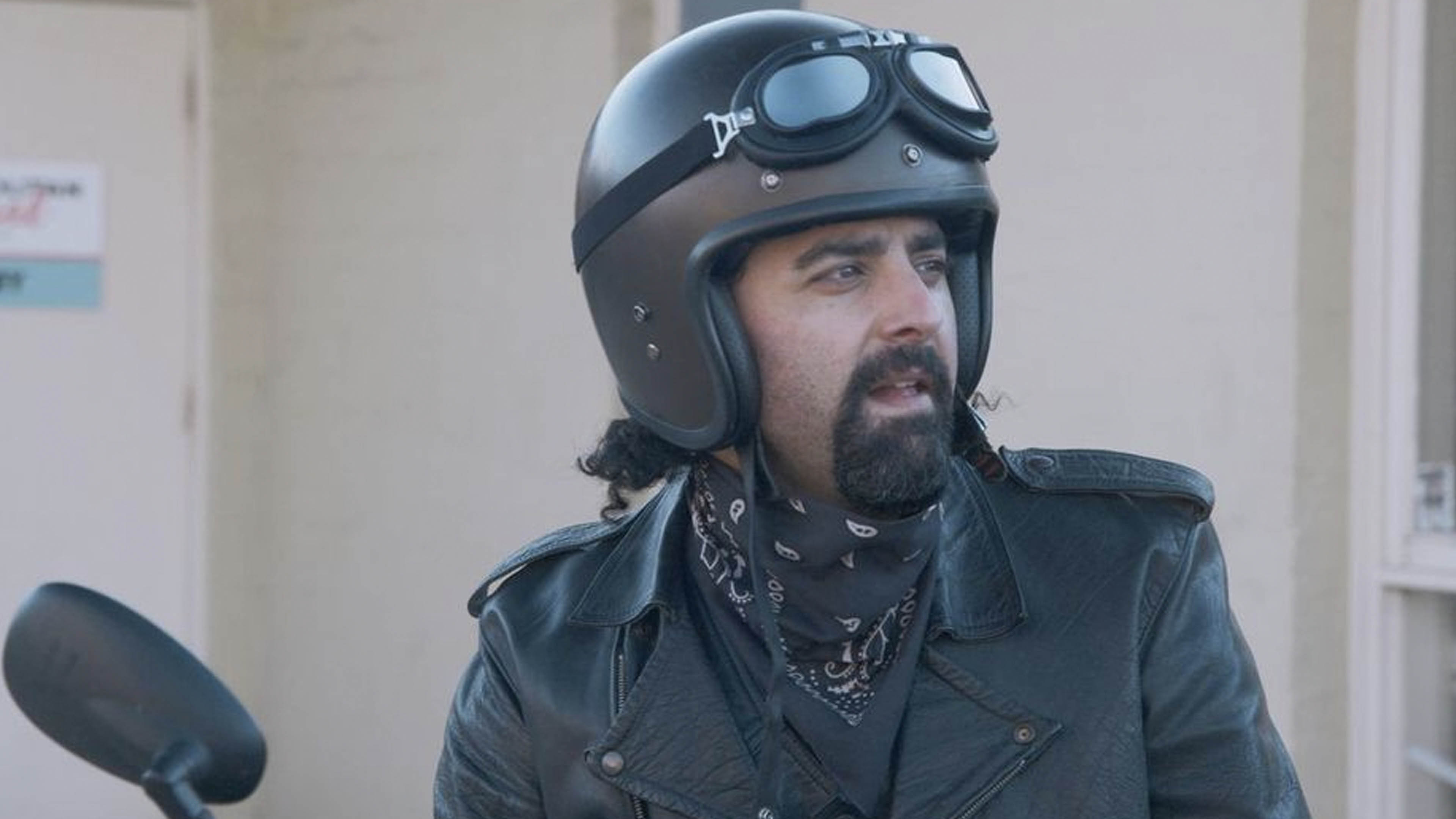 Metro Sexual - S2: E1 - "Medical Students"