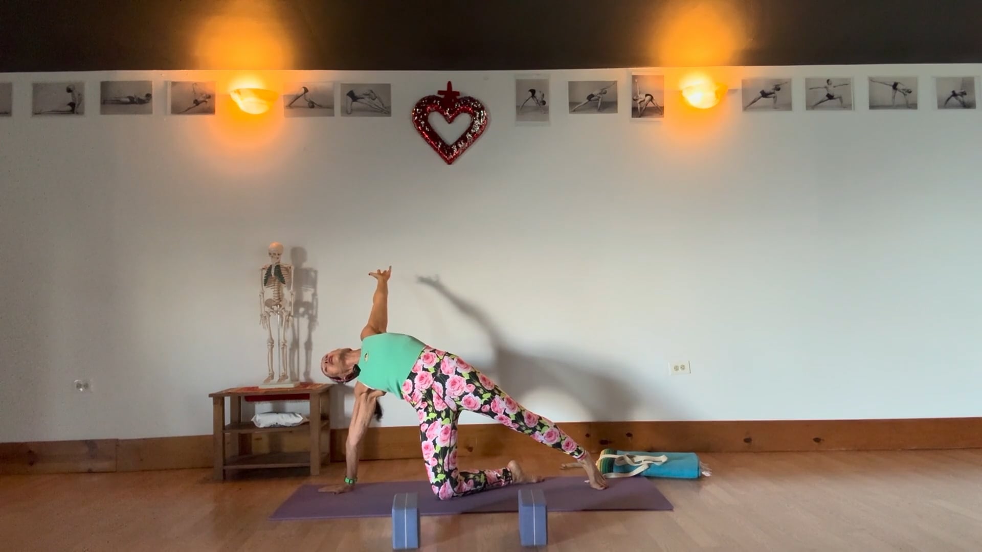 5-24-26 Iyengar Yoga Beginner: Distribute the energy throughout the entire body.