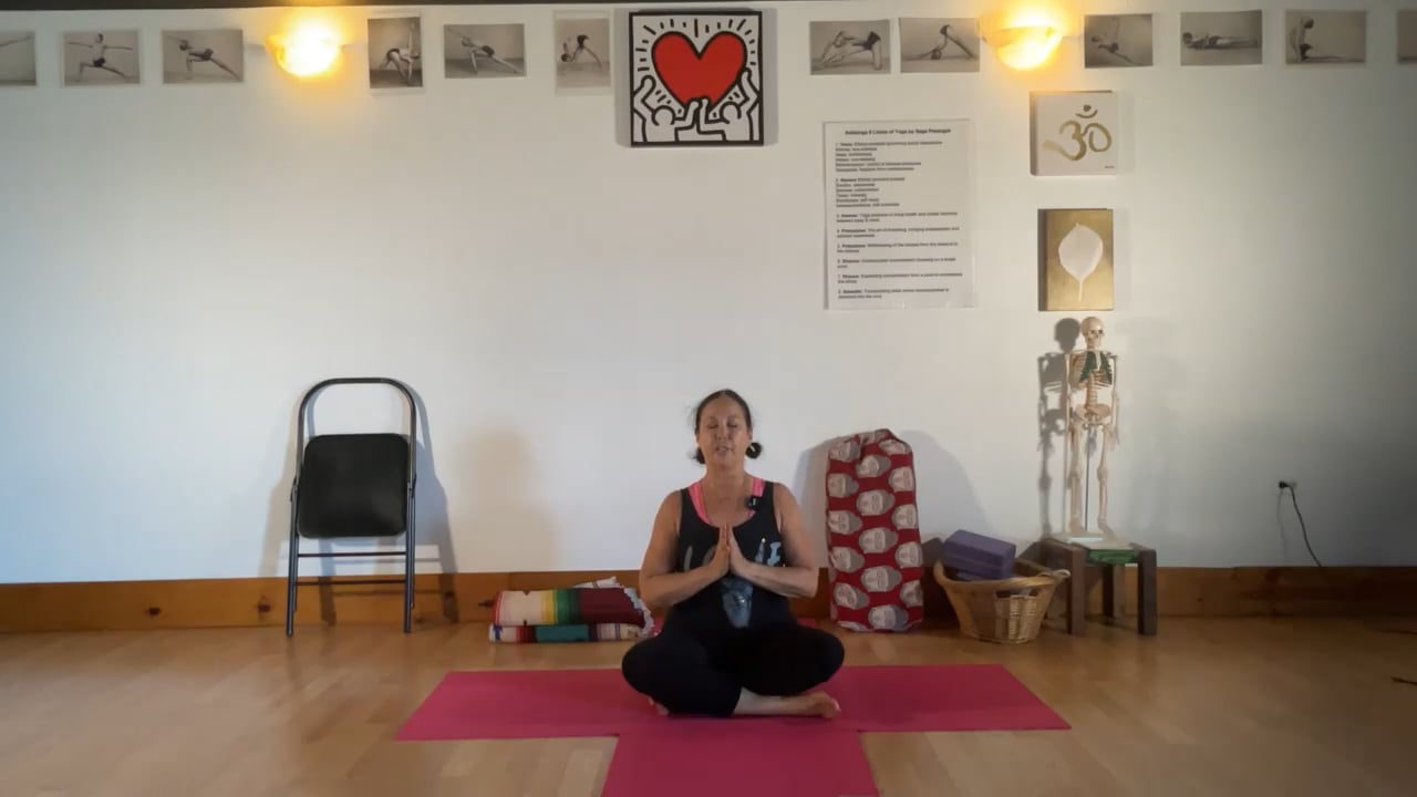 7-18-22 Iyengar Yoga: Twisting for mobility and digestion, front spine lifting, buttock bones in.