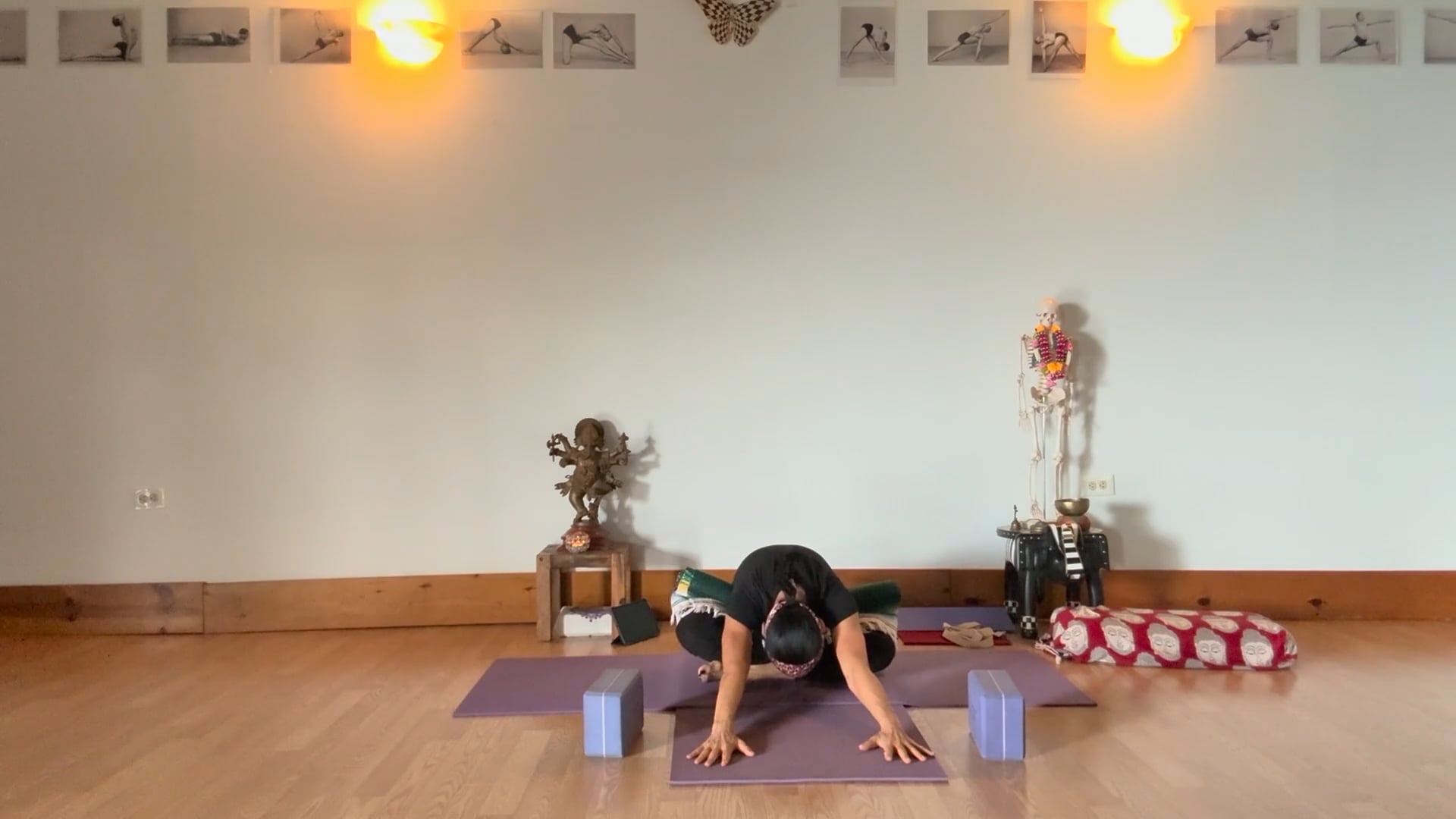 3-2-26 Iyengar Yoga- Beginner: Quieting the Mind Through the Abdomen, the Center