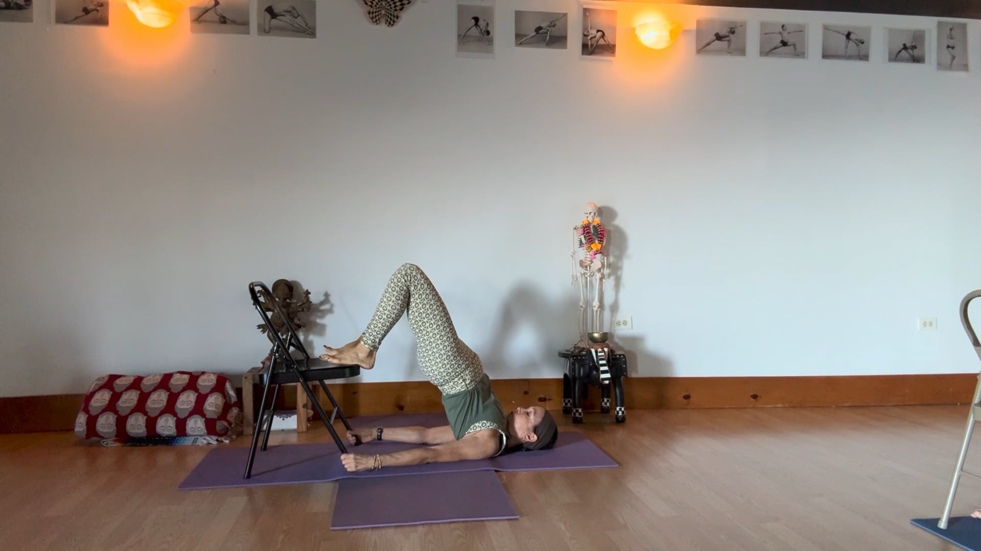 2-25-26 Iyengar Yoga- Beginner: Concave spine, widening, lifting, and expressing the heart.