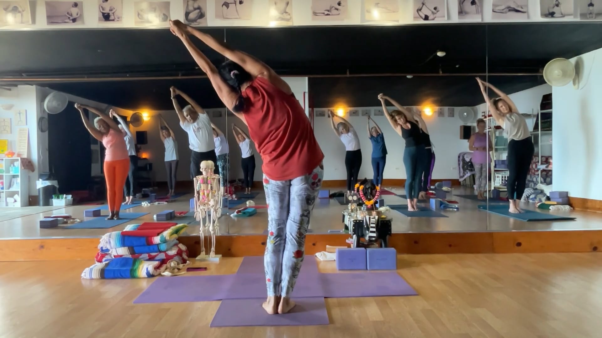 1-19-26 Iyengar Yoga All Levels: Be like bamboo, bendPriority to widen the shoulders, lift the side sp