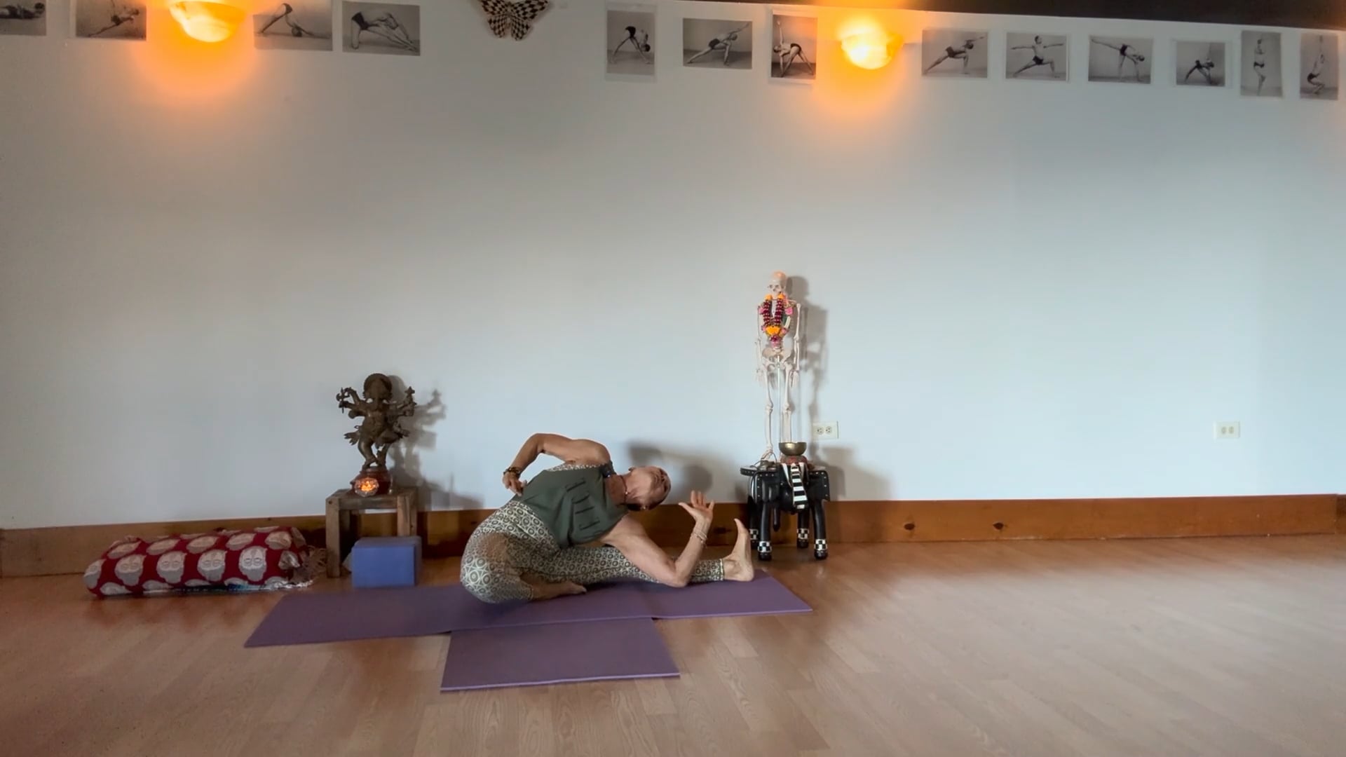 2-25-26 Iyengar Yoga-All Levels: Connecting the feet to Convave Spine to align and uplift energy.