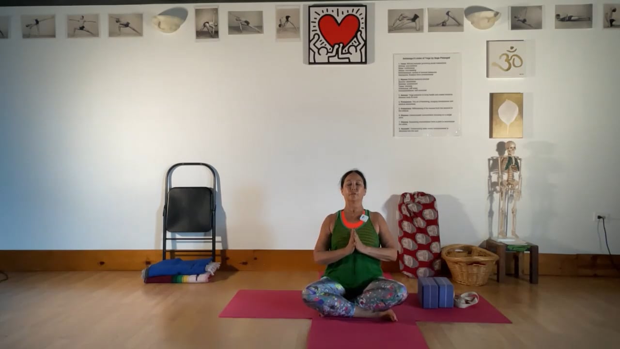 7-27-22 Iyengar Yoga: Balance the pelvis for alignment of the spine.