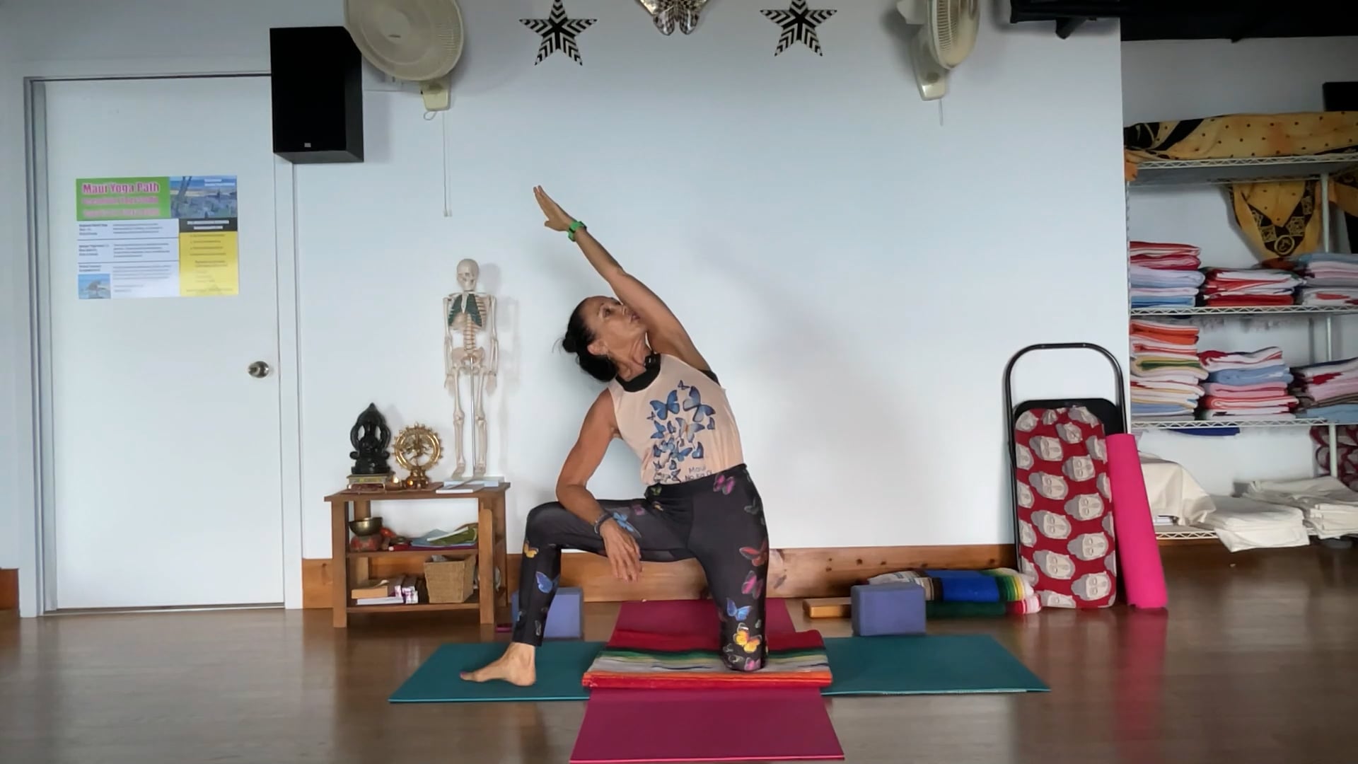 5-9-25 Iyengar Yoga: Connecting the abdomen to the shoulders.
