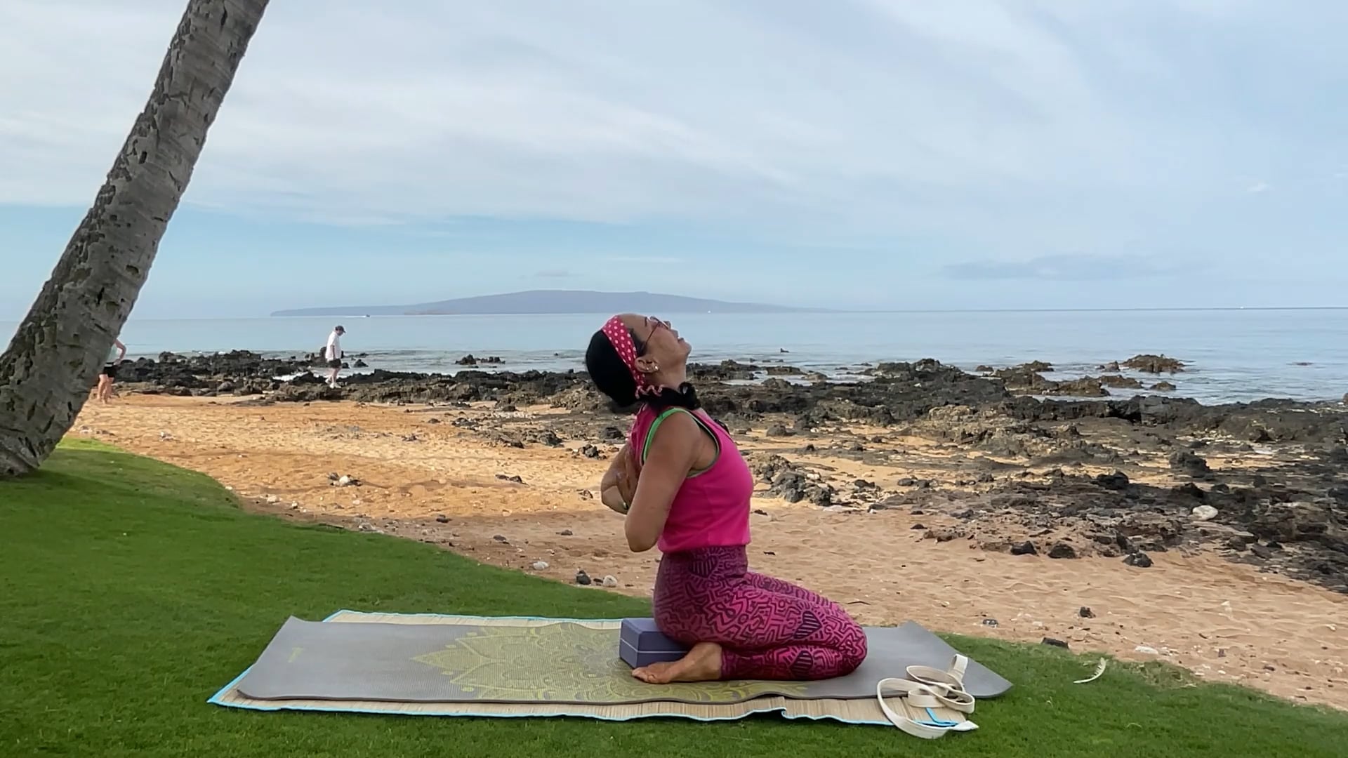 3-18-25 Gentle Beach Yoga: Focus on healing the shoulders. Opening up the heart center.