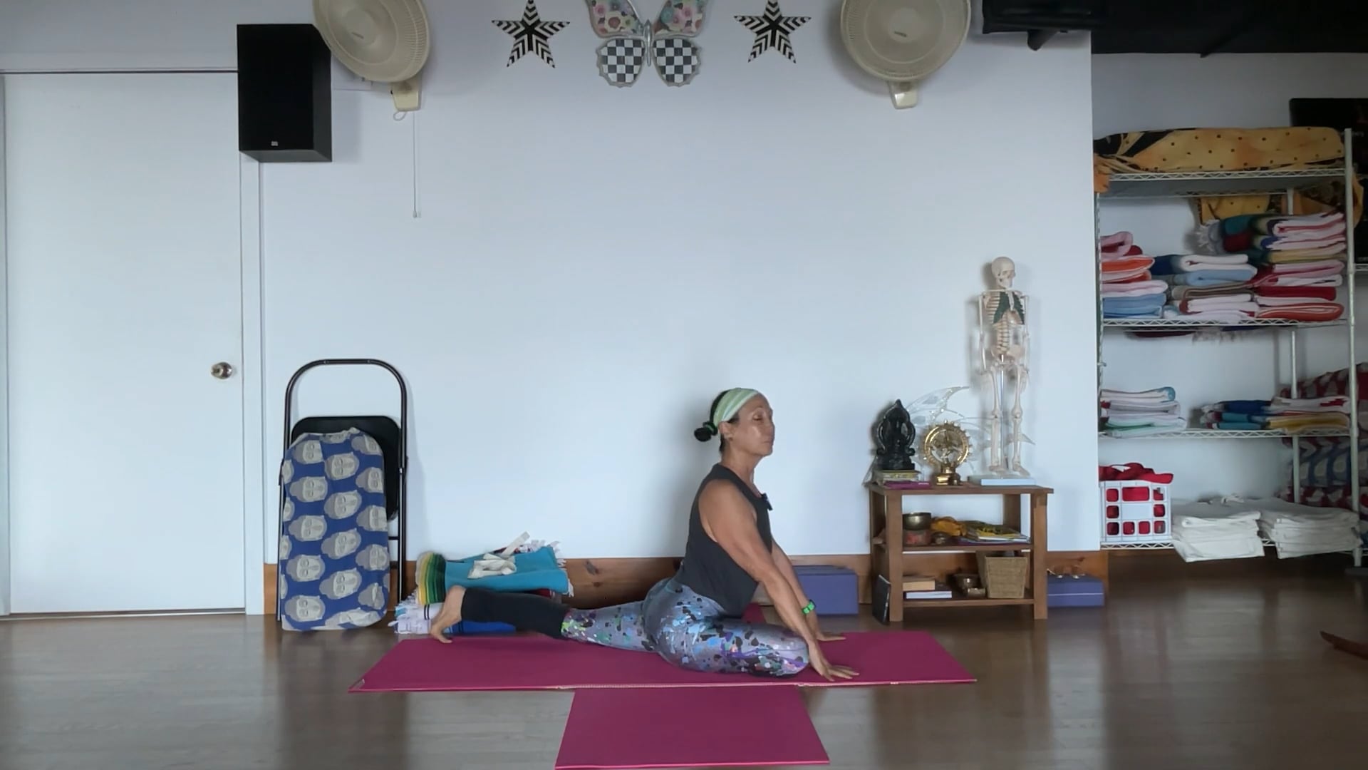 2-21-25 Iyengar Yoga: Aloha Friday flow with connecting the body, mind, and breath.