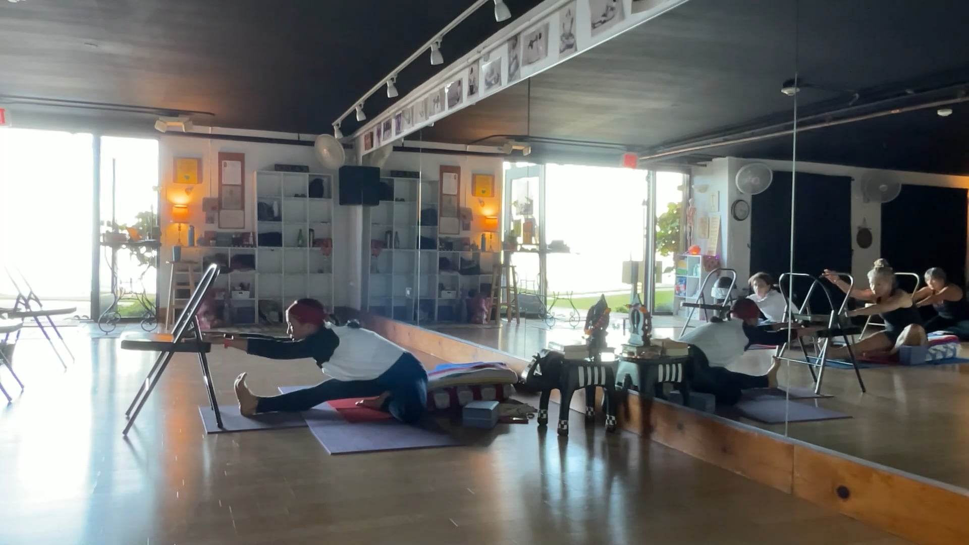 1-7-26 Iyengar Yoga beginner: Gaining space in the joints for mobility and freedom.