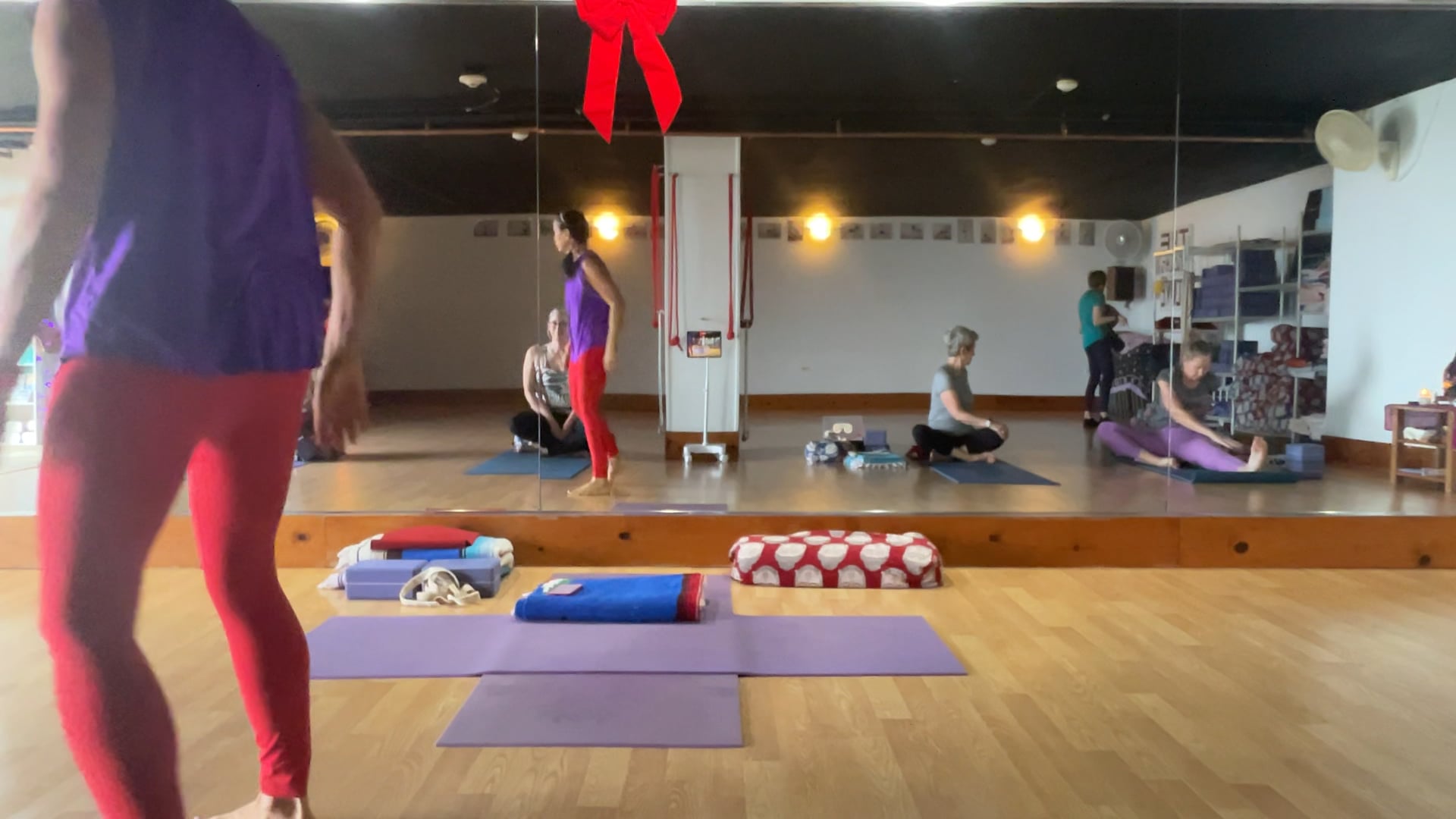 12-16-25 Iyengar Yoga Beginner: Connecting the pelvis to the shoulders.