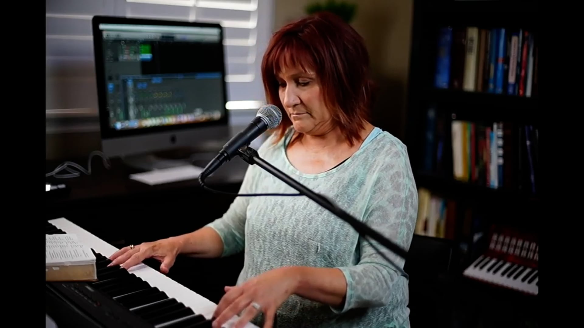 Live Worship with Julie Meyer