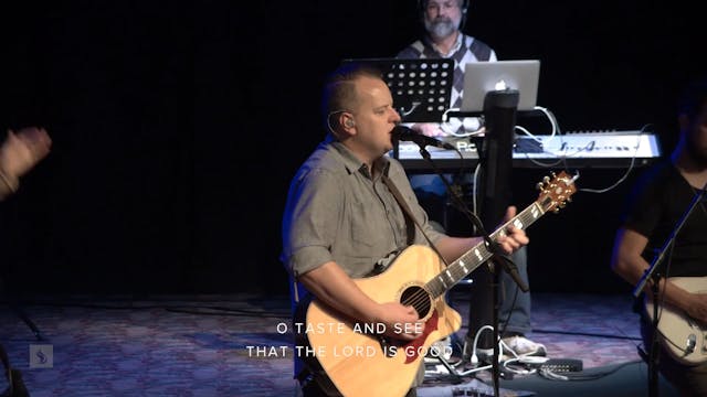 Catch The Fire Worship with Benjamin ...