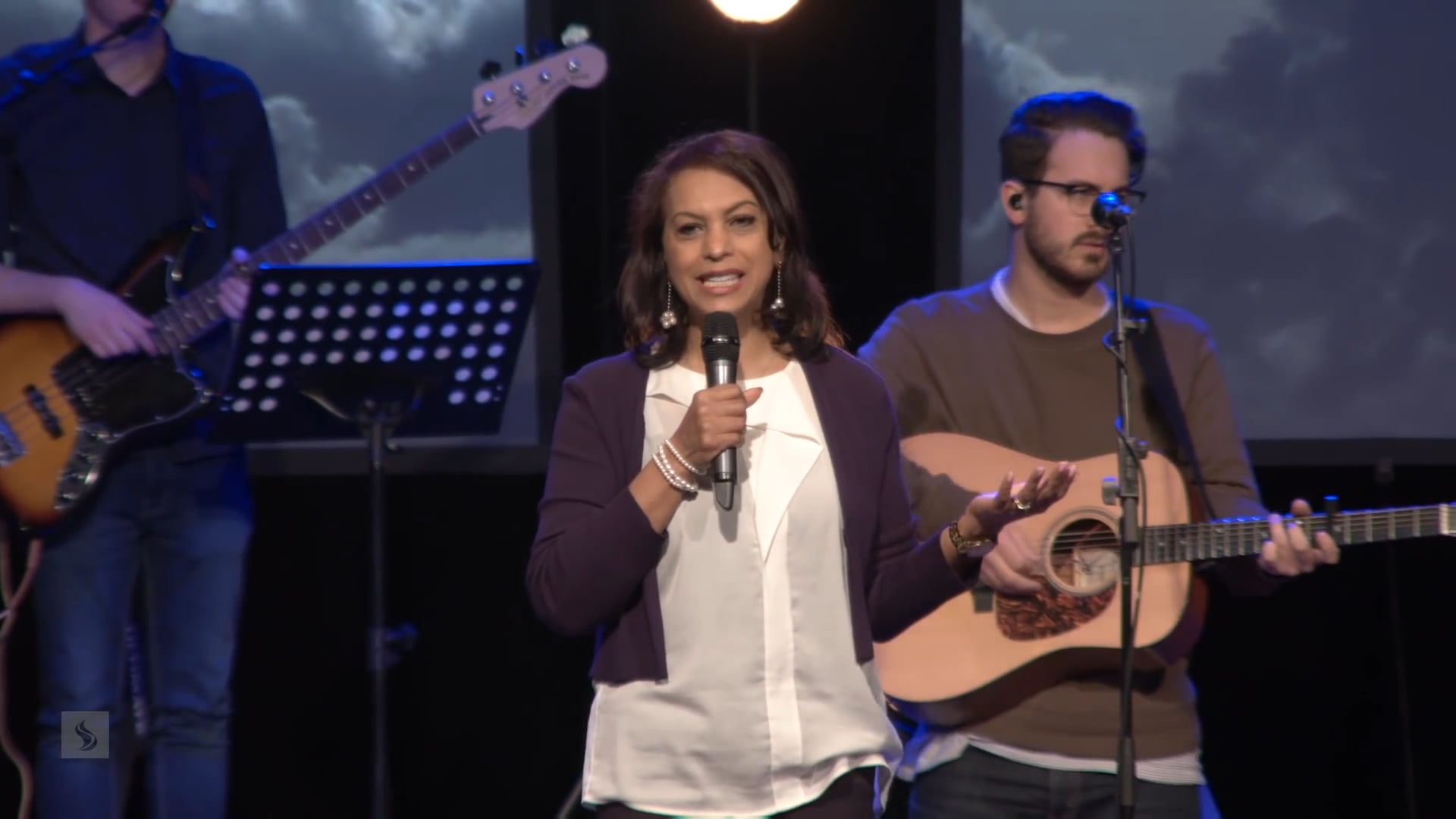 Catch The Fire Worship with Dallas Wigston (Sunday May 14, 2017)