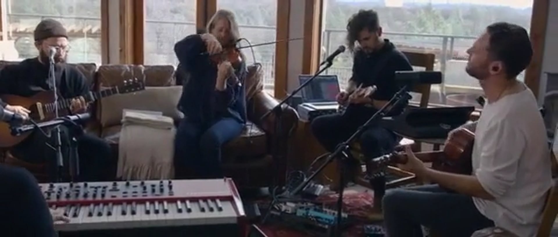 Jeremy Riddle - Holy Ground (Acoustic)