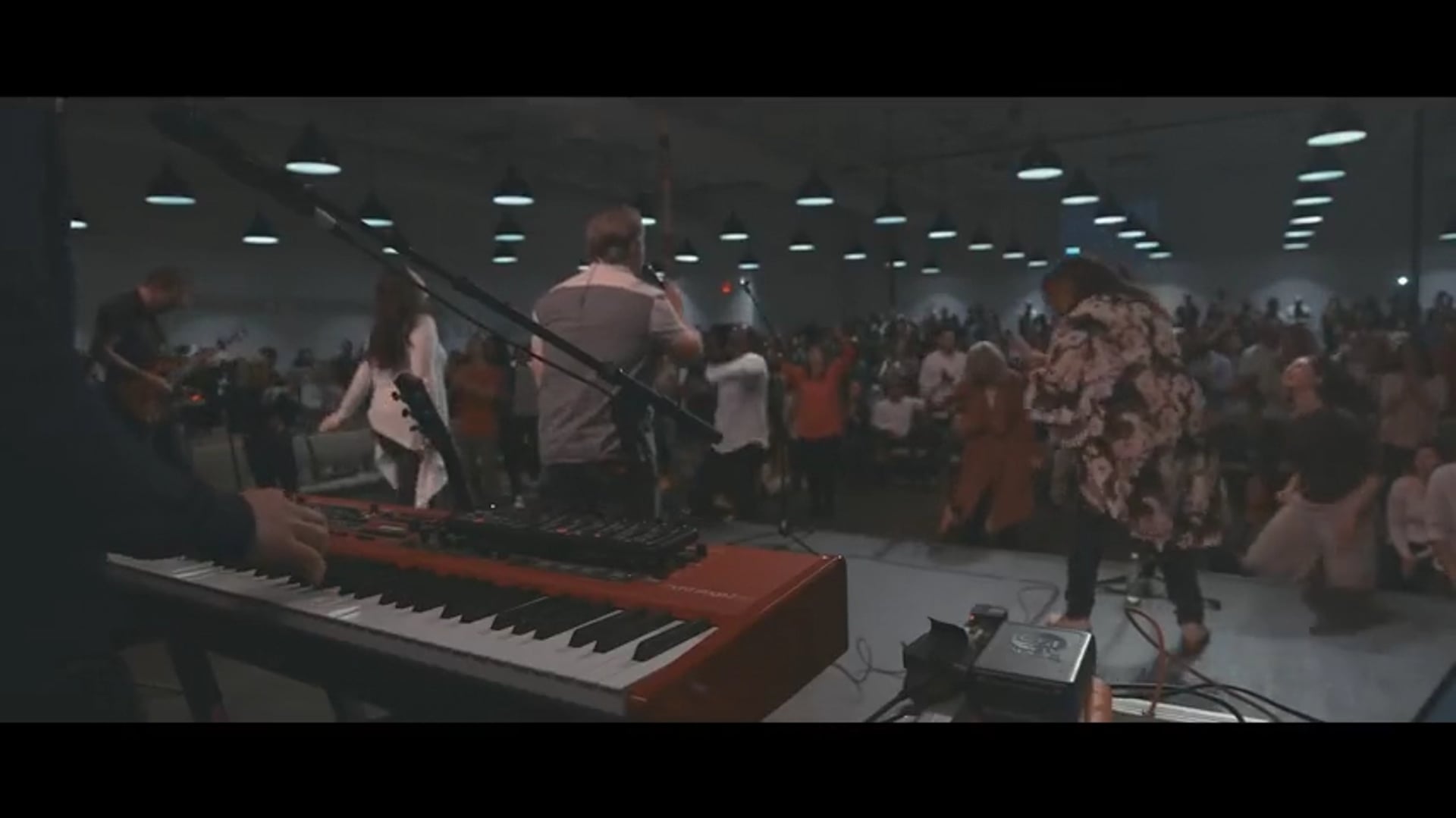 Like A Banner (Spontaneous) - Upper Room