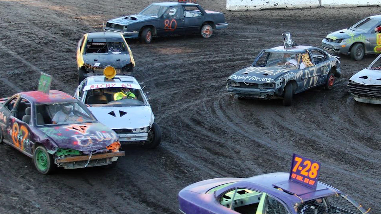 Figure 8 Racing Figure 8 Races - DIRT.tv