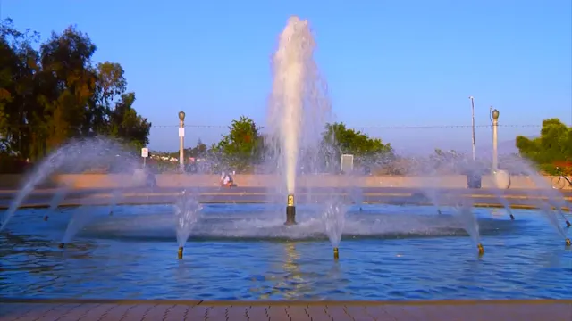 Curiosity at the Fountain
