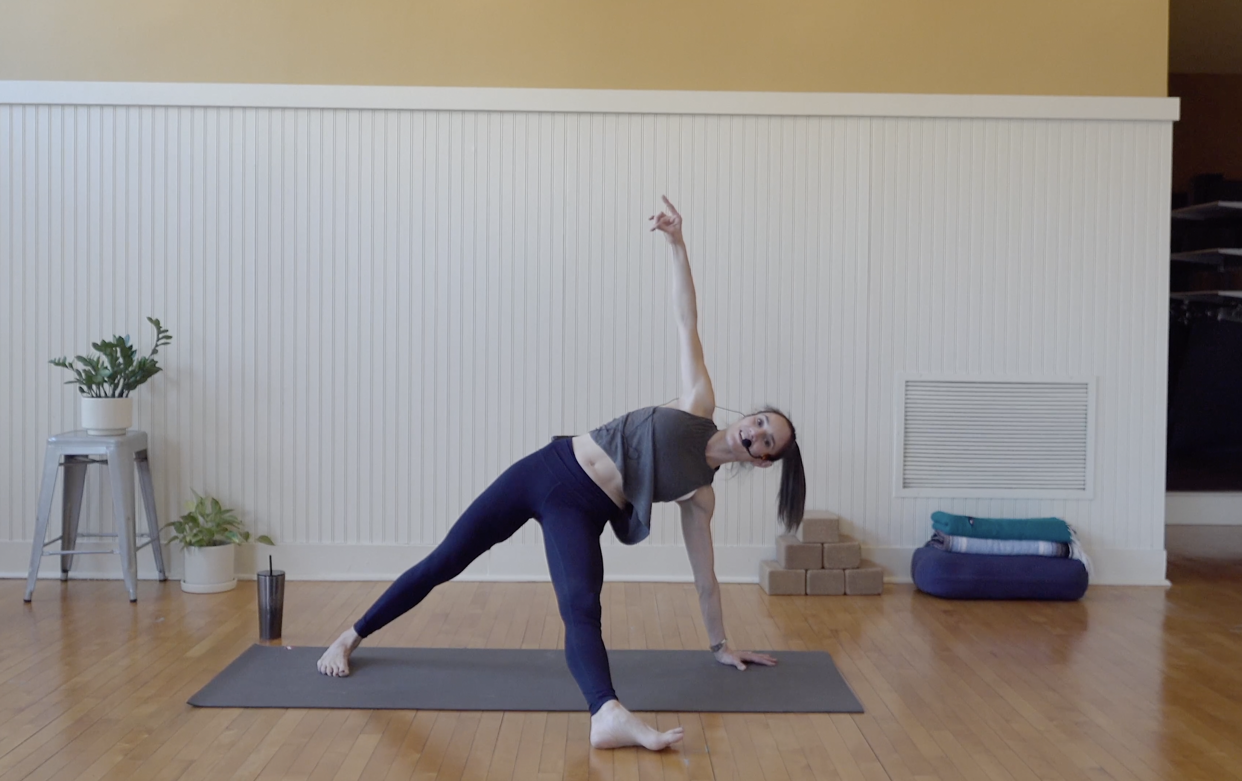Power Flow: Middle Body • Susan LoPiccollo • 35 min