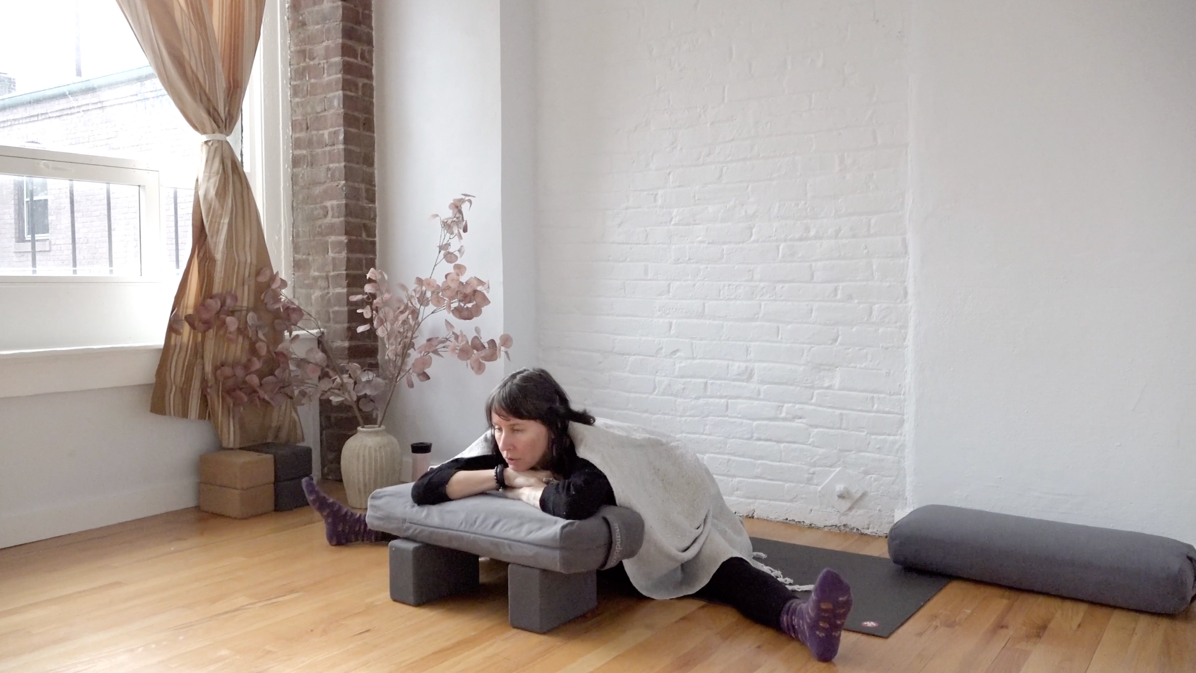 Yin: Midwinter Wind Down • Emily Peterson • 60 min