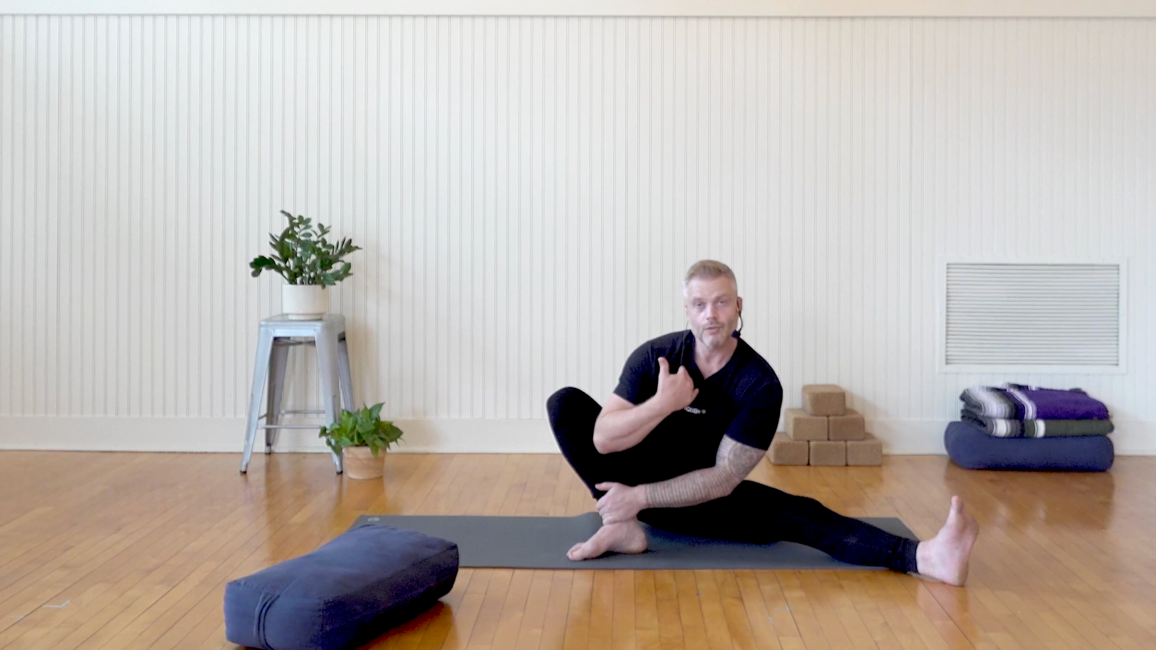 Flow: Stretch Yourself • David Magone • 45 min