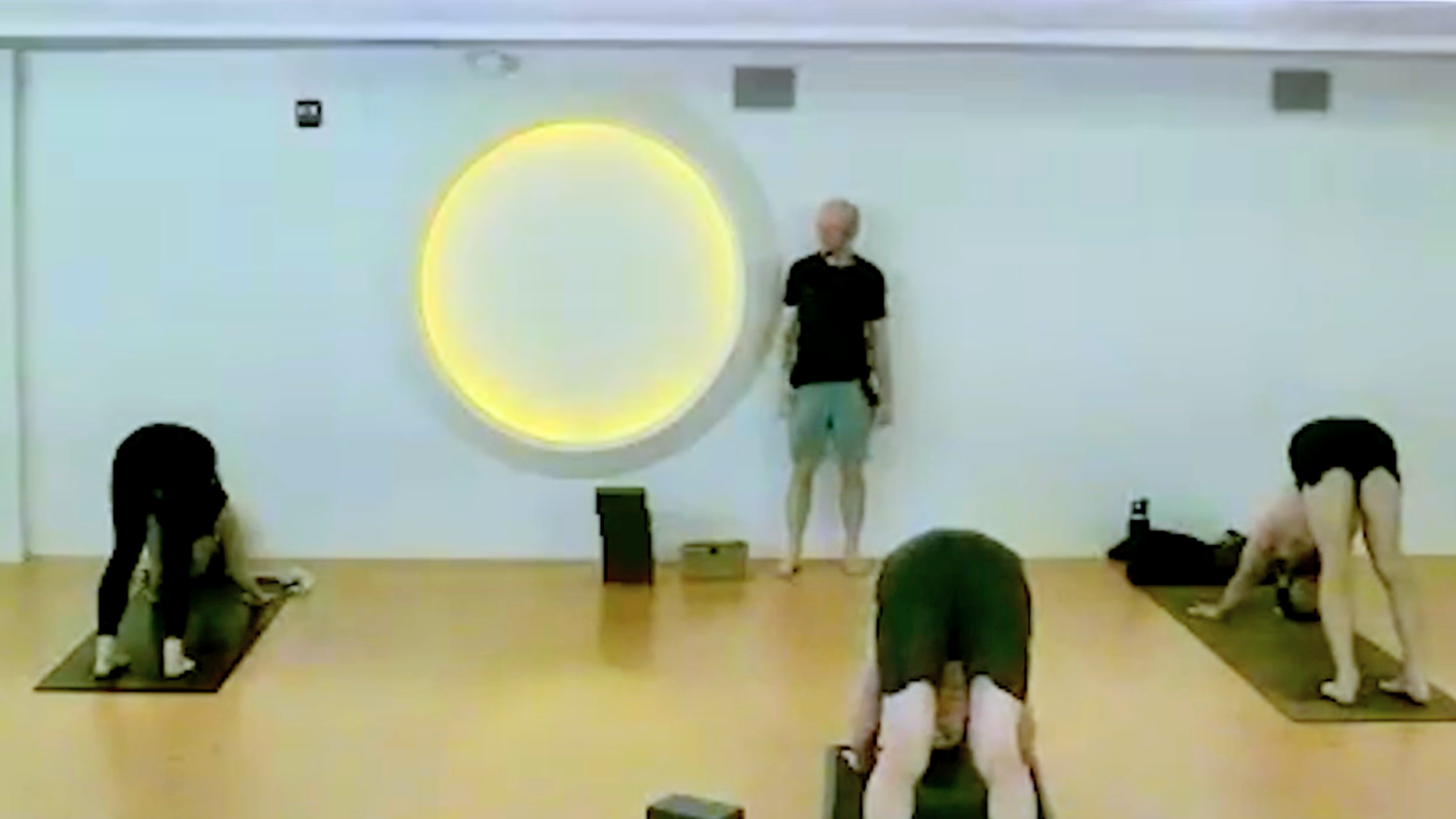 Flow: Breathe & Move • Gregor Singleton • 60 min