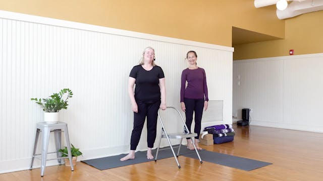 Iyengar: Standing Poses with a foldin...