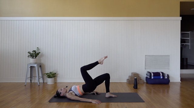 Strength: Bodyweight Strength & Conditioning • Susan LoPiccolo • 30 min