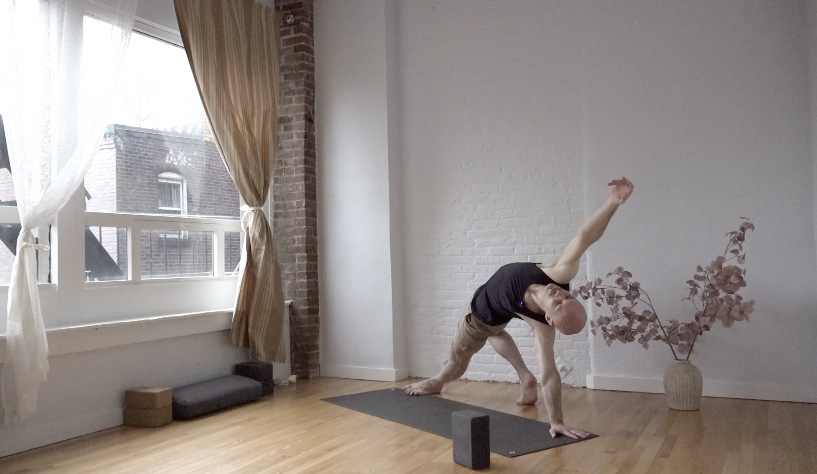 Flow: Intermediate Ladder Flow • Marco Vinci • 40 minutes