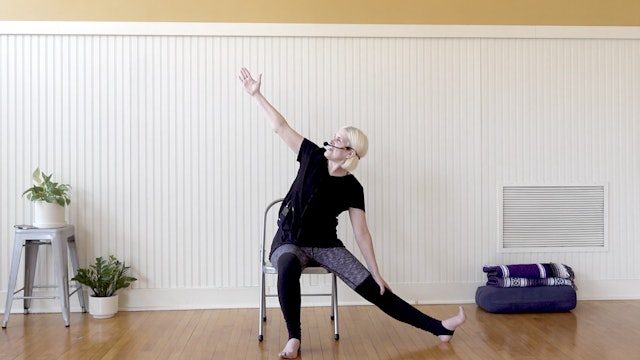 Flow: Chair yoga seated stretch • Larisa Forman • 15 min 
