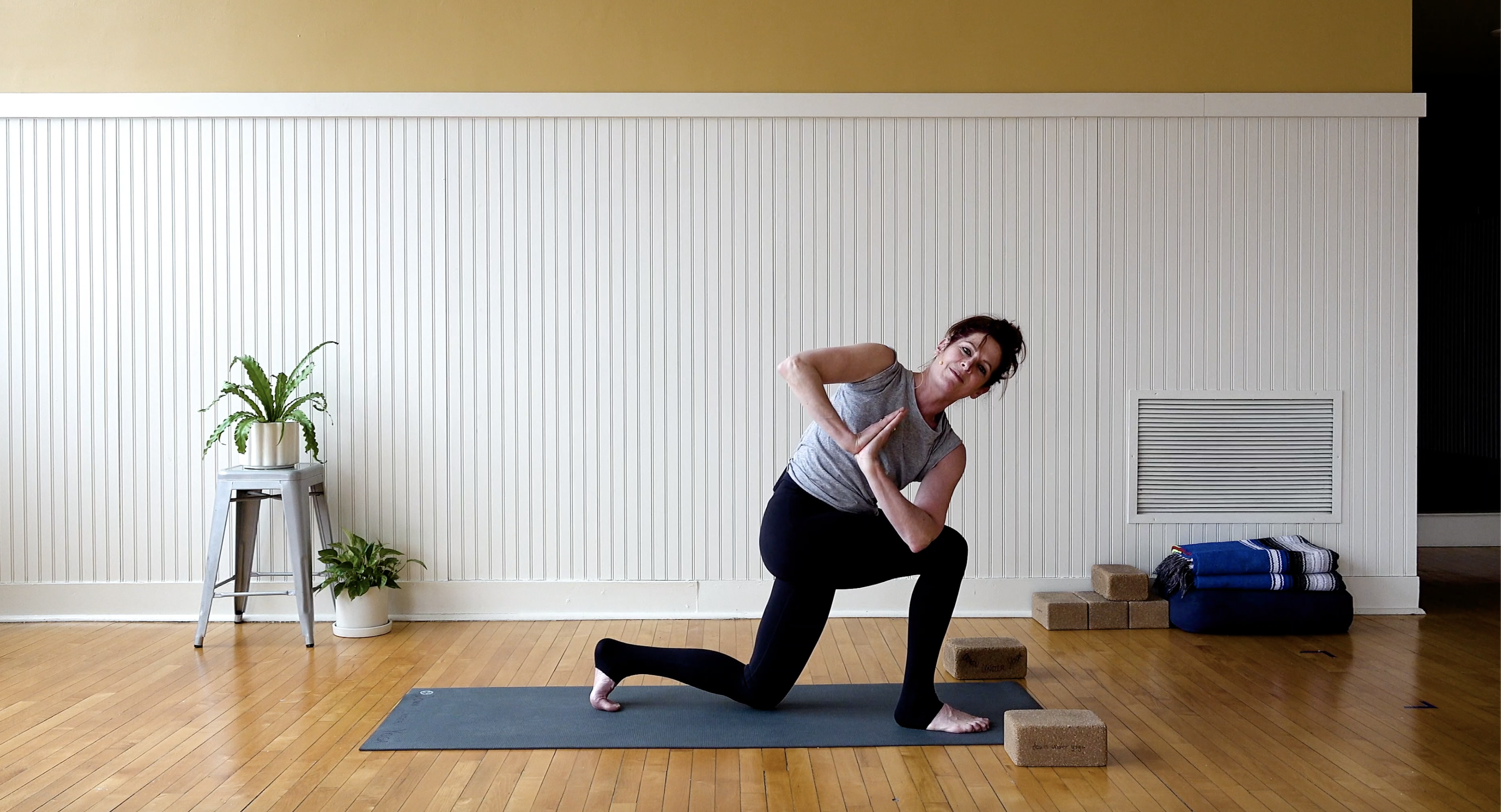 Flow: Strong & Accessible Flow • Claire Este McDonald • 60 min